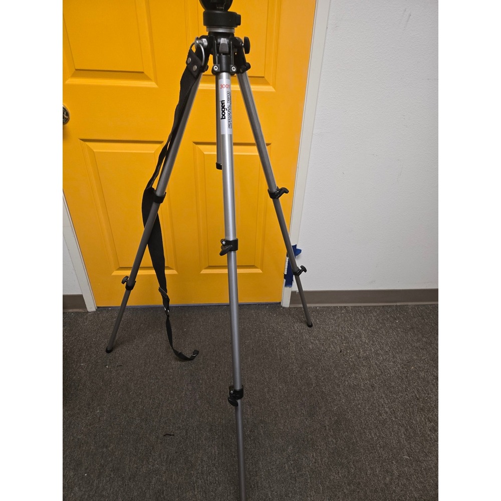 Bogen 3001 Professional Tripod with 3126 Micro Fluid Head Manfrotto Italy Silver